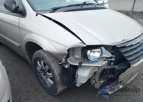 2006 Chrysler Town & Country Touring from USA, damaged, VIN 2A4GP54L76R629405